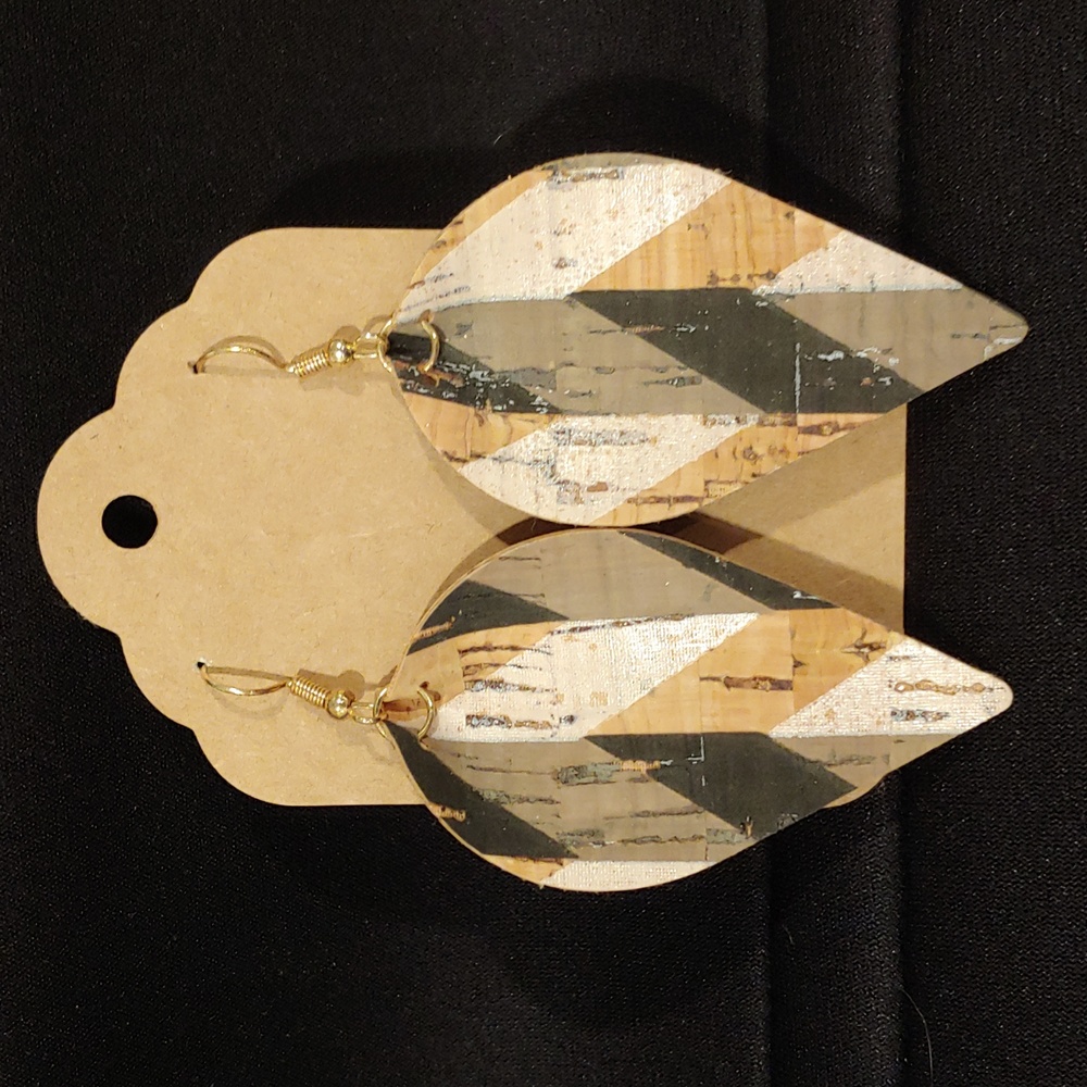 Cork earrings with Checker Type Plaid Pattern